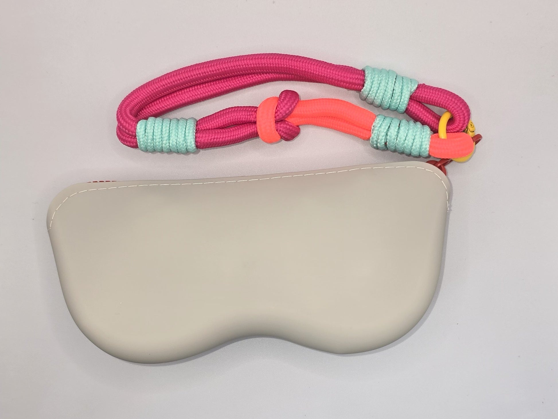 Porta gafas Gris / Pulsera